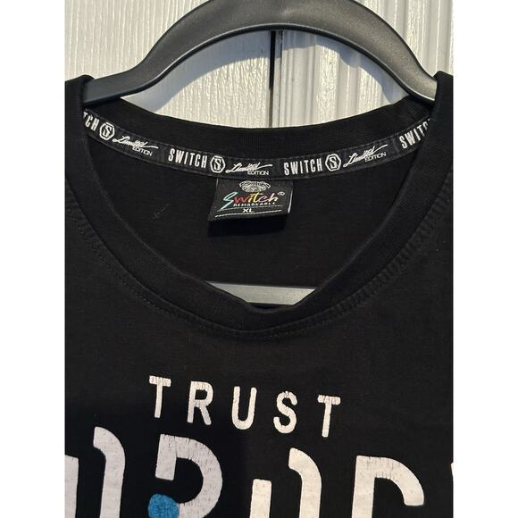 VGUC Switch Remarkable TRUST NOBODY Sz XL Short Sleeve Black Red White Design - Picture 2 of 12